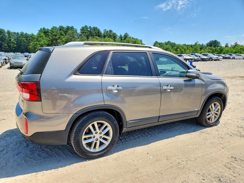 2015 KIA SORENTO LX — Фото 3 из 13