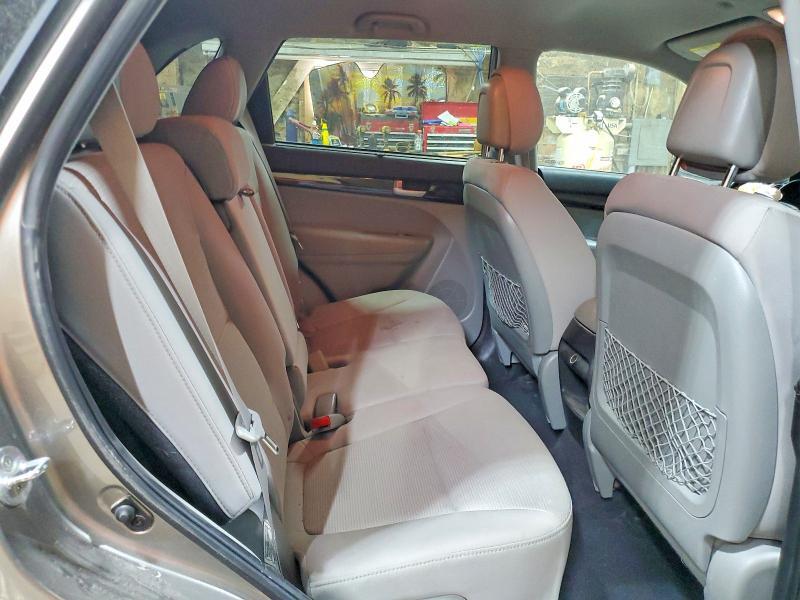 2015 KIA SORENTO LX — Фото 11 из 14