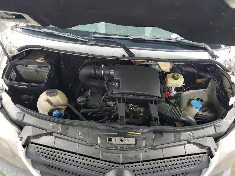 2015 MERCEDES BENZ SPRINTER BOX TRUCK — Фото 12 из 13