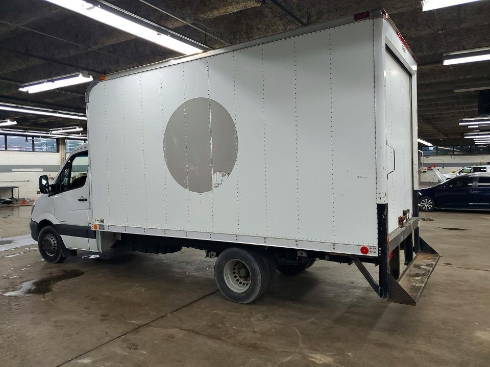 2015 MERCEDES BENZ SPRINTER BOX TRUCK — Фото 2 из 13