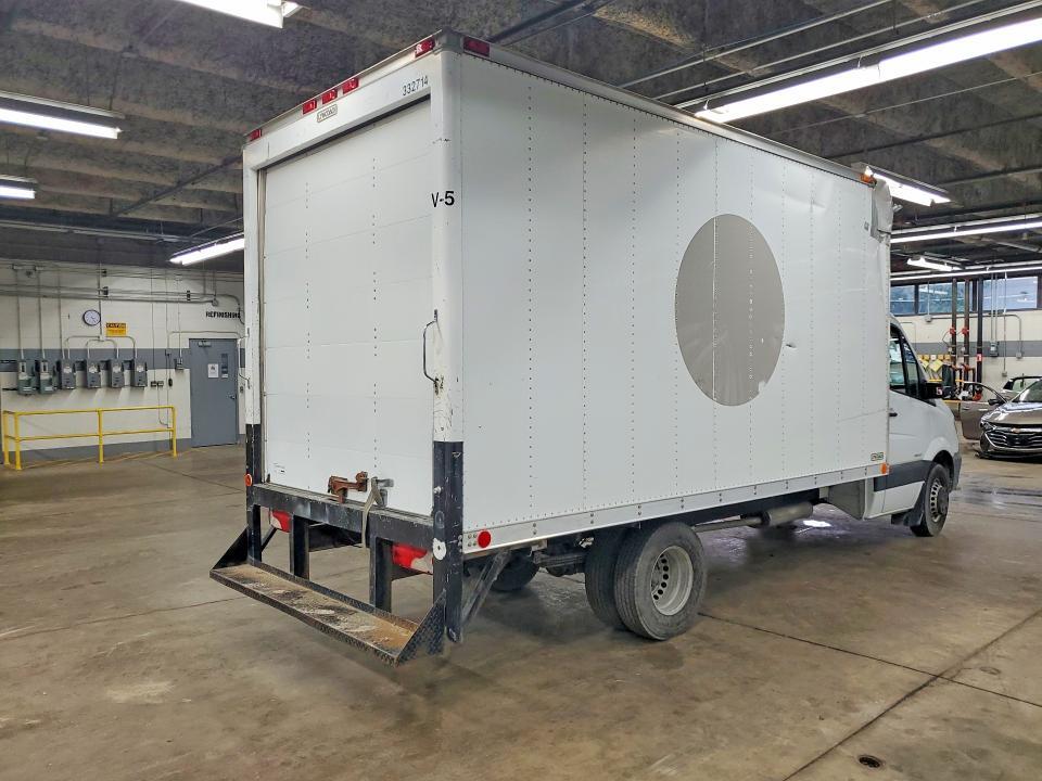 2015 MERCEDES BENZ SPRINTER BOX TRUCK — Фото 3 из 13