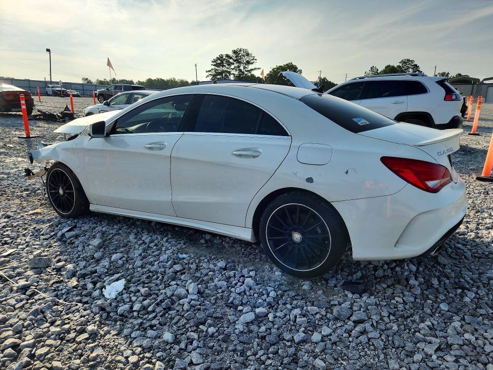 2015 MERCEDES-BENZ CLA 250 — Фото 2 из 12