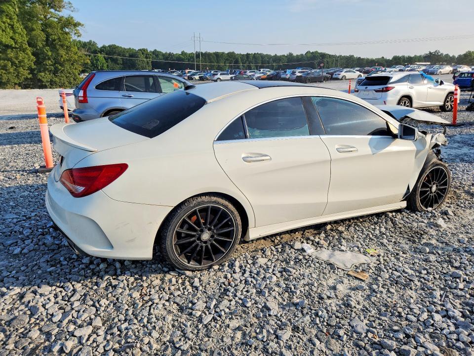 2015 MERCEDES-BENZ CLA 250 — Фото 3 из 12