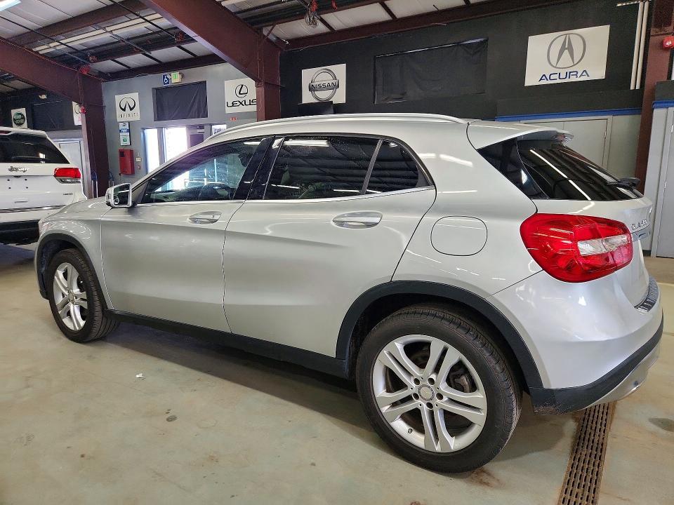 2015 MERCEDES-BENZ GLA 250 4MATIC — Фото 2 из 13