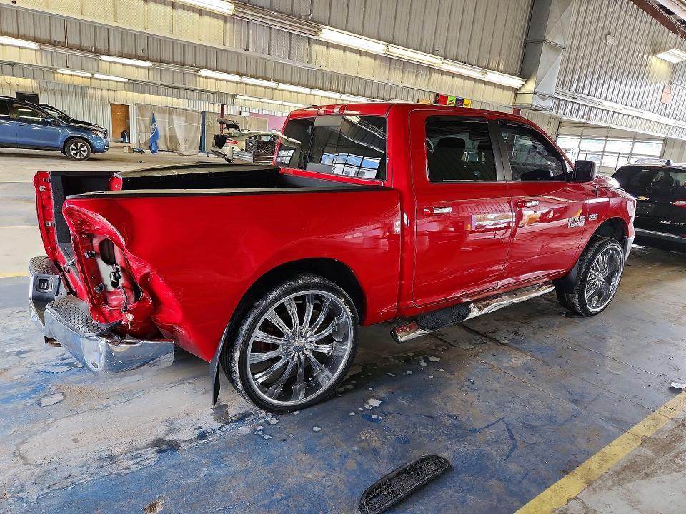 2015 RAM 1500 SLT — Фото 3 из 13