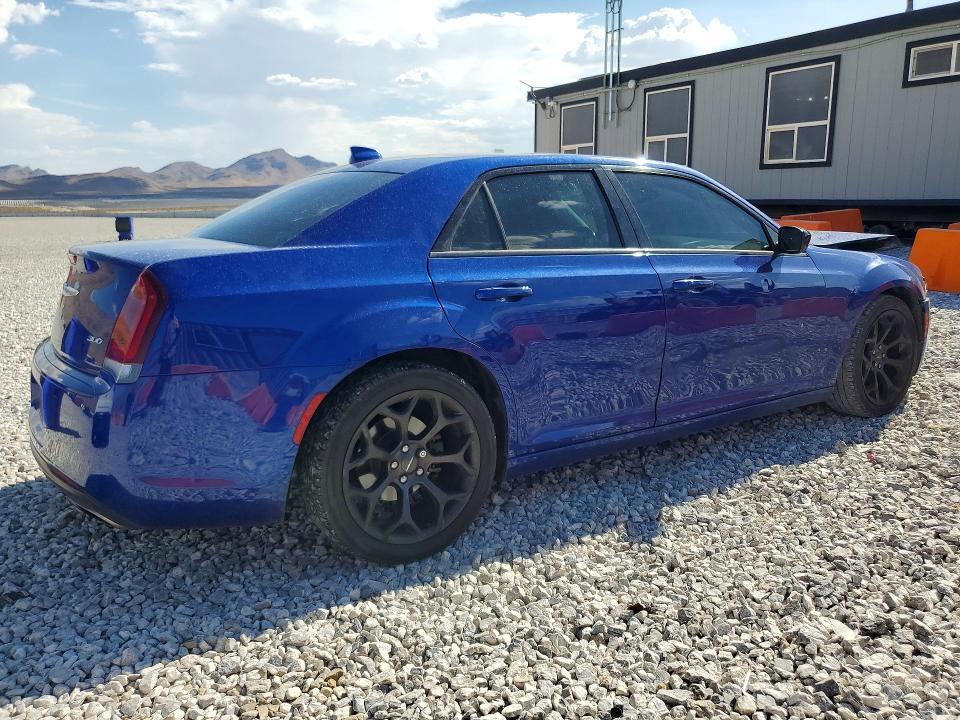 2020 CHRYSLER 300 TOURING — Фото 3 из 12