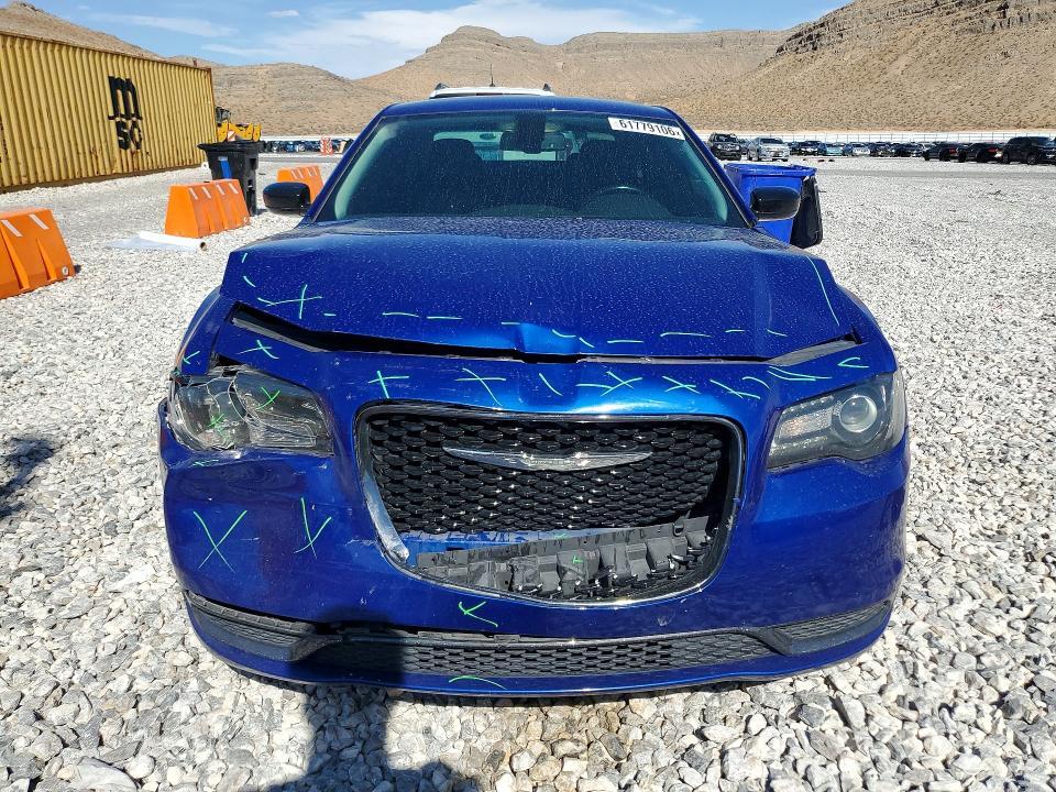 2020 CHRYSLER 300 TOURING — Фото 5 из 12