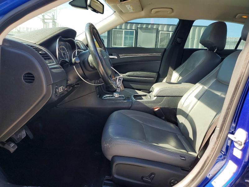 2020 CHRYSLER 300 TOURING — Фото 7 из 12