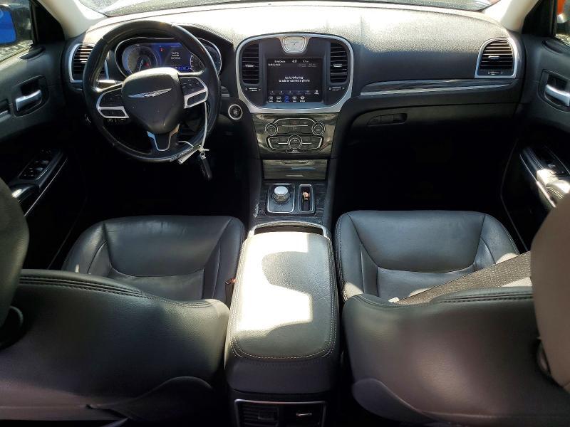 2020 CHRYSLER 300 TOURING — Фото 8 из 12