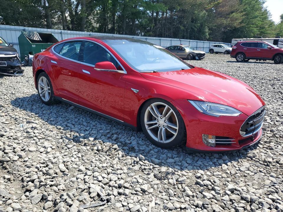 2015 TESLA MODEL S 85D — Фото 4 из 12