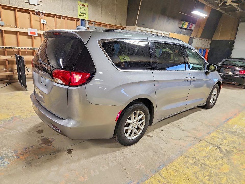 2020 CHRYSLER VOYAGER LXI — Фото 3 из 13