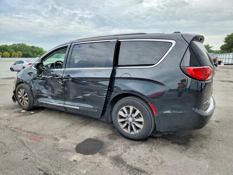 2020 CHRYSLER PACIFICA TOURING L PLUS — Фото 2 из 13