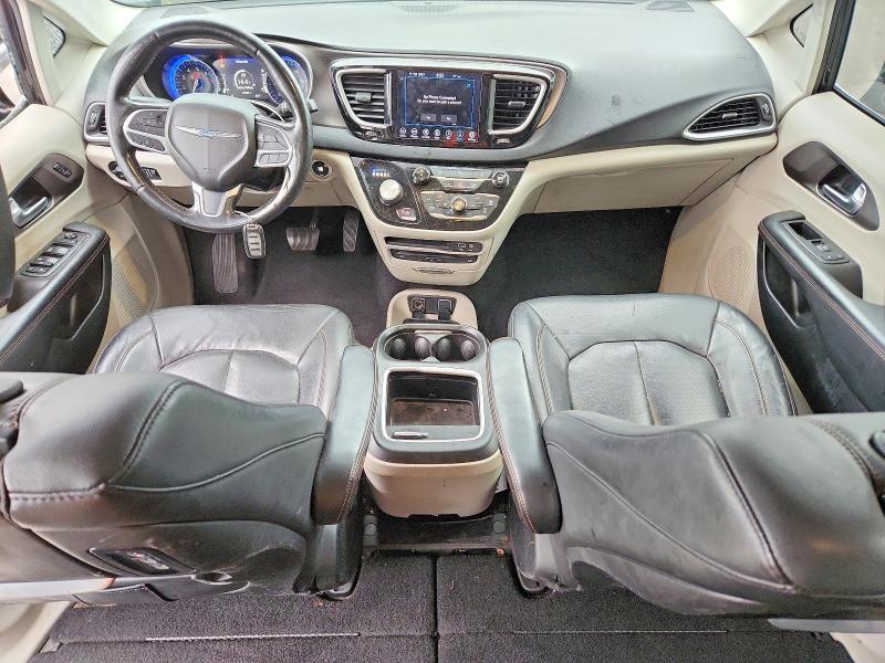 2020 CHRYSLER PACIFICA TOURING L PLUS — Фото 8 из 13
