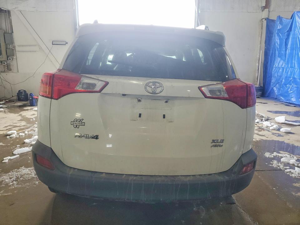 2015 TOYOTA RAV4 XLE — Фото 6 из 13