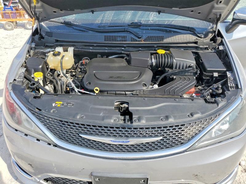 2020 CHRYSLER PACIFICA TOURING L — Фото 12 из 13