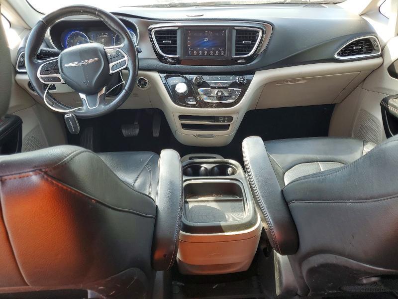 2020 CHRYSLER PACIFICA TOURING L — Фото 8 из 13