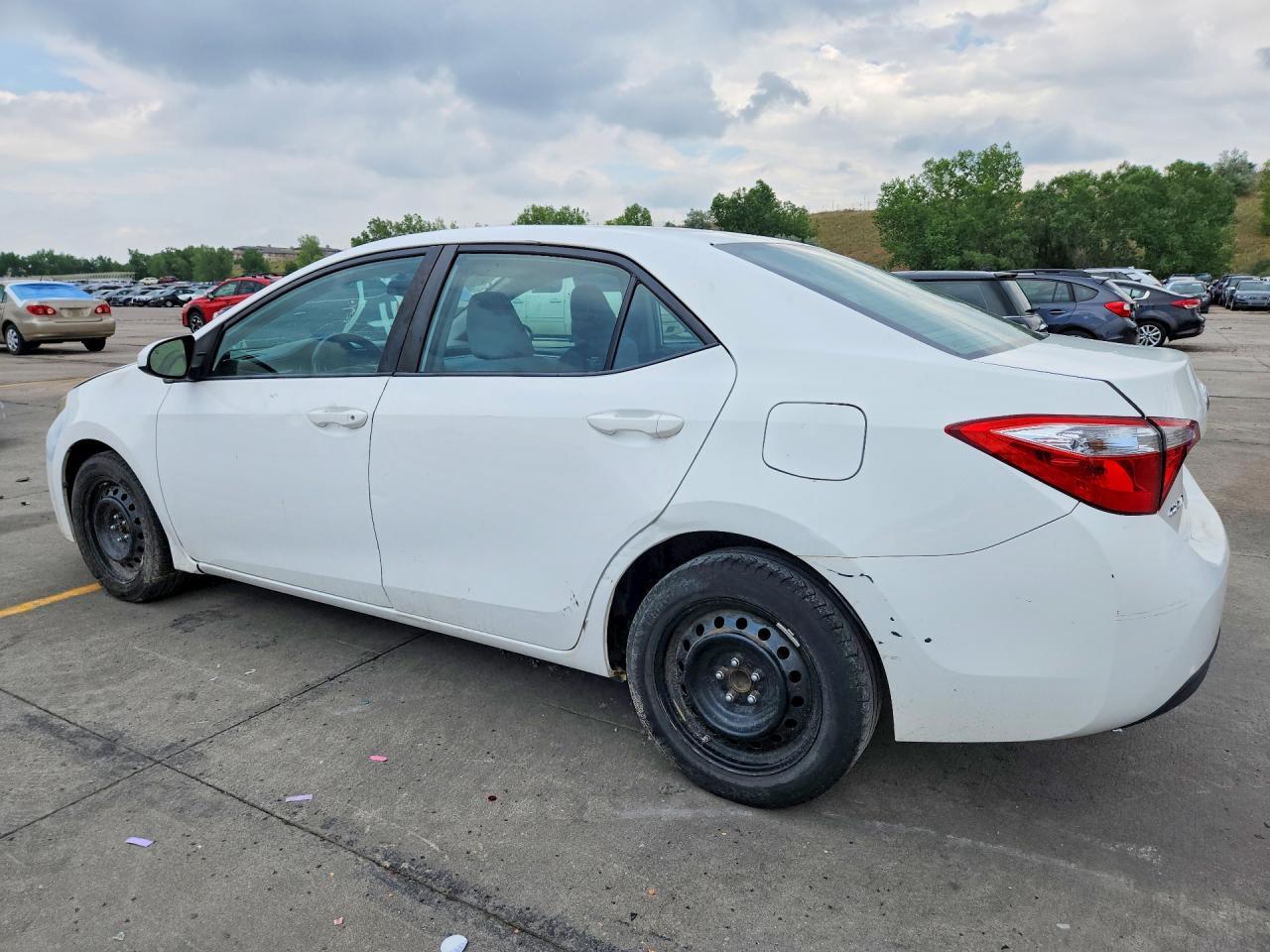 2T1BURHE8FC282078 2015 TOYOTA COROLLA photo no. 2