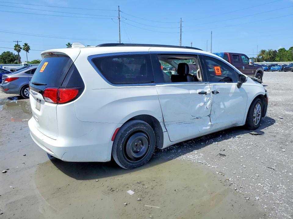 2020 CHRYSLER VOYAGER LXI — Фото 3 из 13