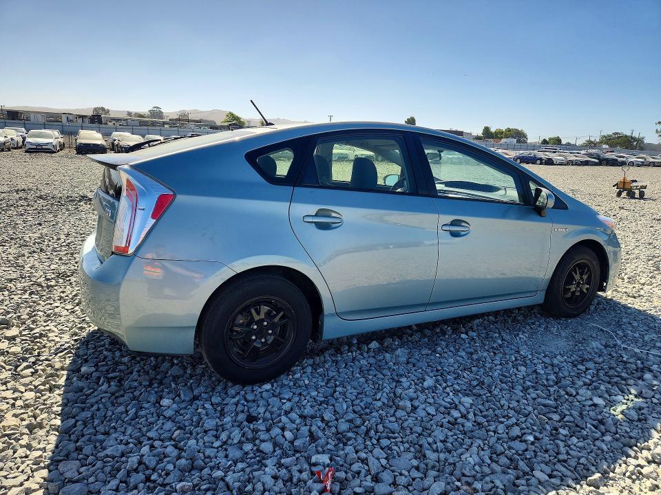 2015 TOYOTA PRIUS TWO — Фото 3 из 13