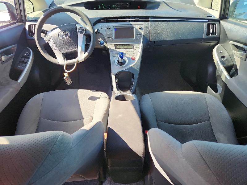 2015 TOYOTA PRIUS TWO — Фото 8 из 13