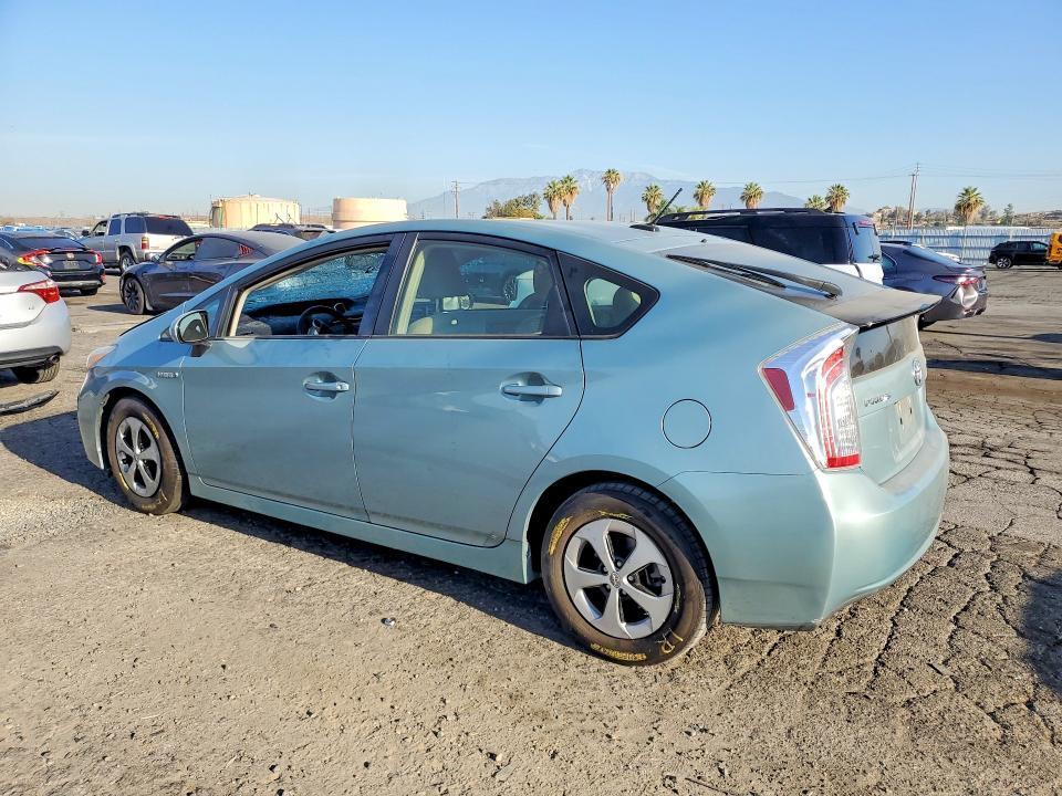 2015 TOYOTA PRIUS THREE — Фото 2 из 12