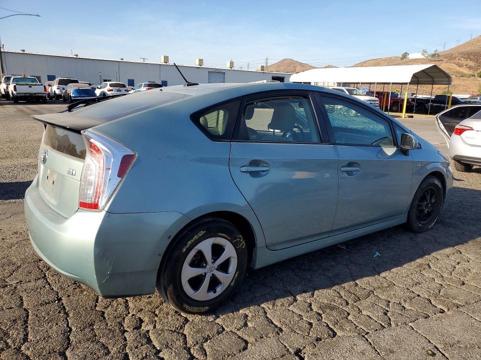 2015 TOYOTA PRIUS THREE — Фото 3 из 12