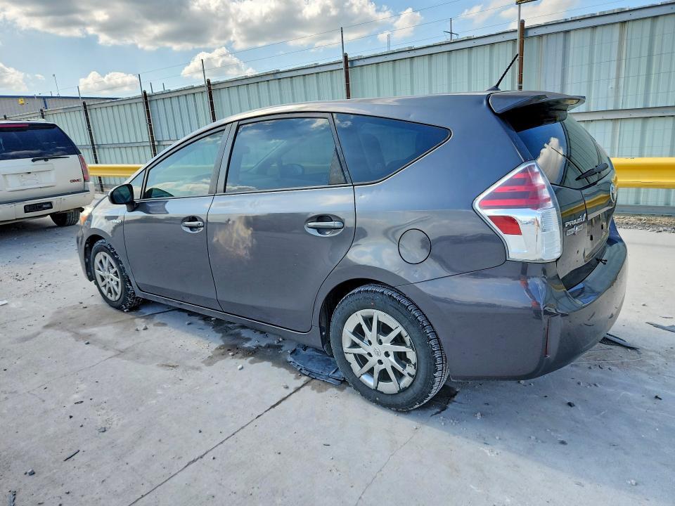2015 TOYOTA PRIUS V TWO — Фото 2 из 12