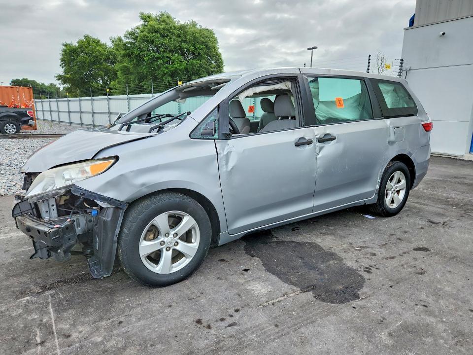 2015 TOYOTA SIENNA L 7-PASSENGER