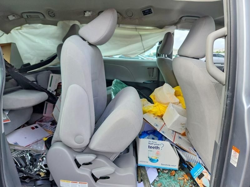 2015 TOYOTA SIENNA L 7-PASSENGER — Фото 11 из 13