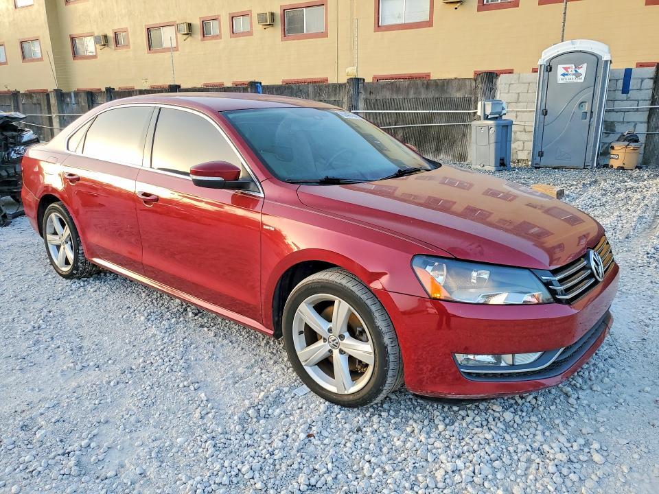 2015 VOLKSWAGEN PASSAT S — Фото 4 из 12