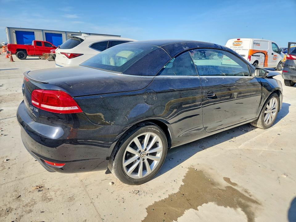 WVWBW8AH7FV002236 2015 VOLKSWAGEN EOS photo no. 3