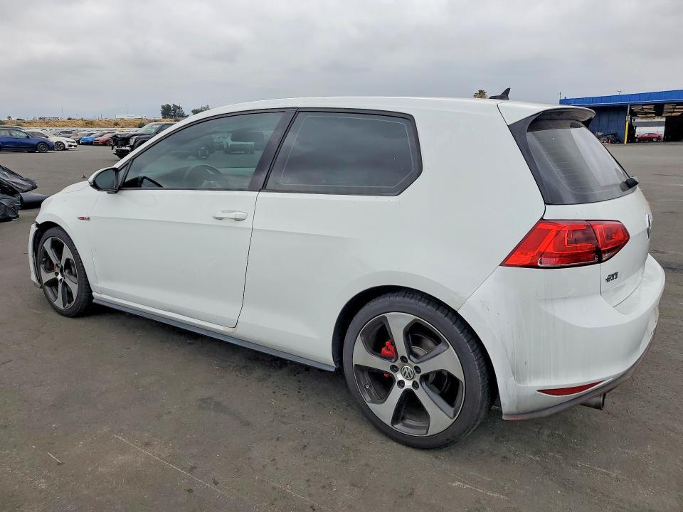 2015 VOLKSWAGEN GTI — Фото 2 из 12