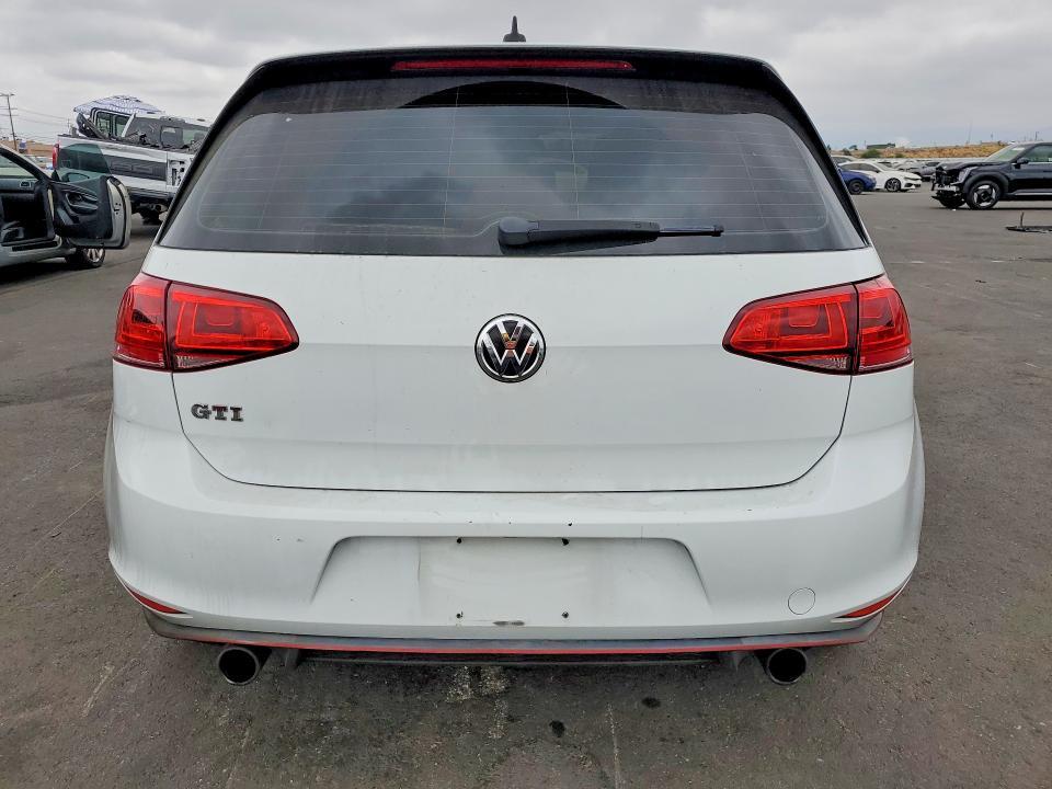 2015 VOLKSWAGEN GTI — Фото 6 из 12