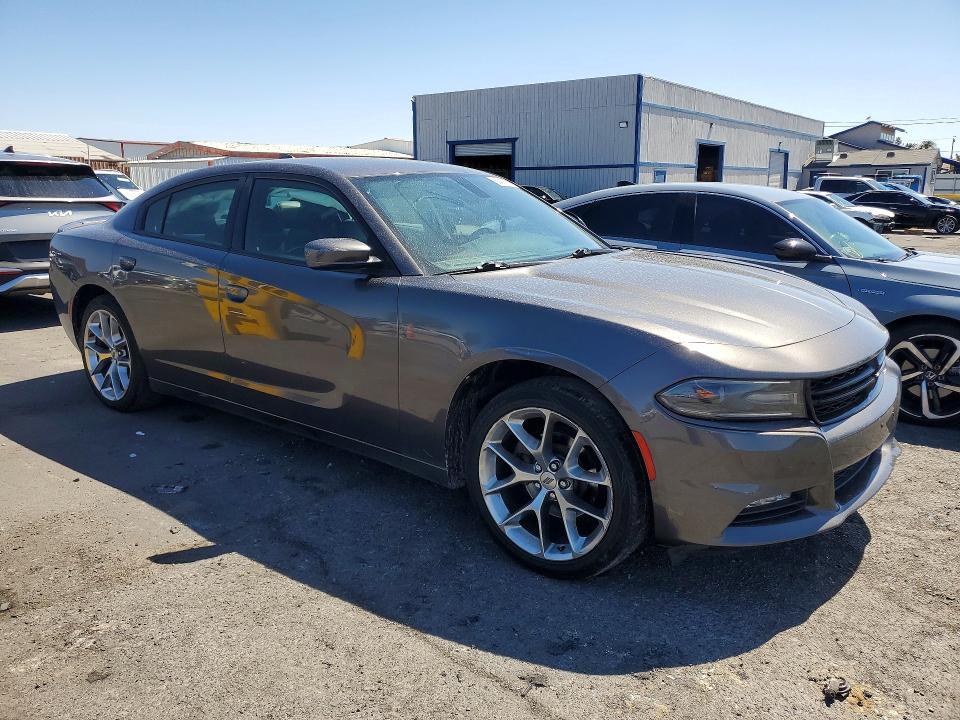 2020 DODGE CHARGER SXT — Фото 4 из 12
