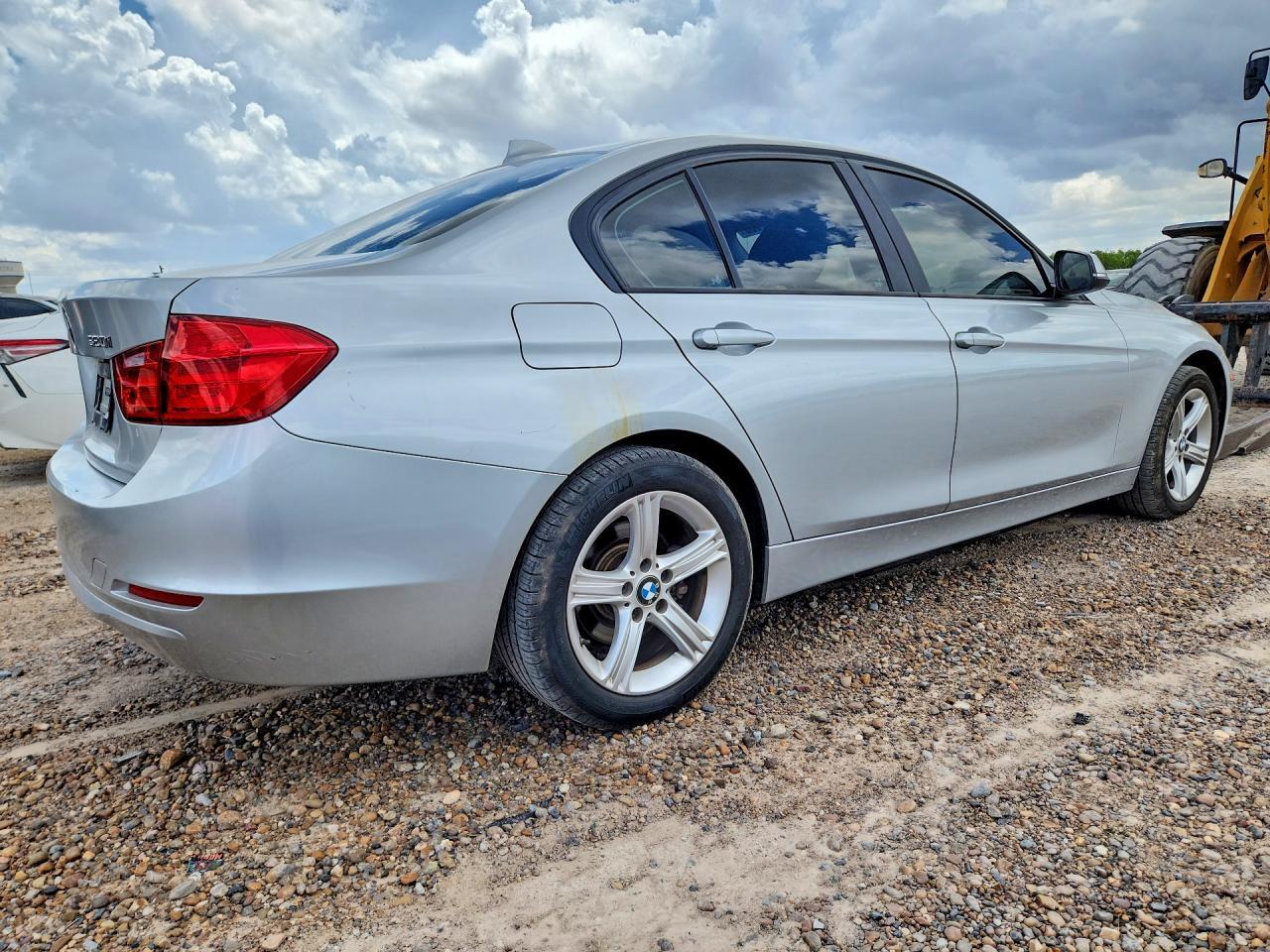 2014 BMW 320 I — Фото 3 из 12