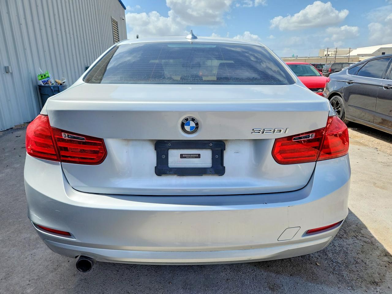 2014 BMW 320 I — Фото 6 из 12