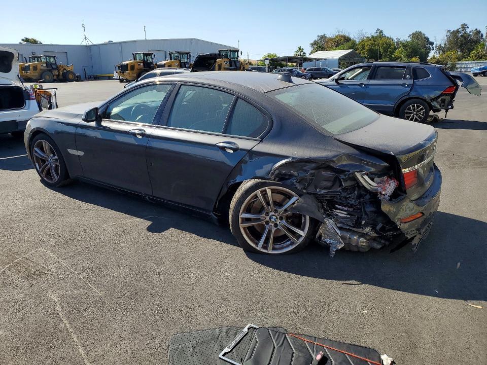 2014 BMW 750 I — Фото 2 из 12