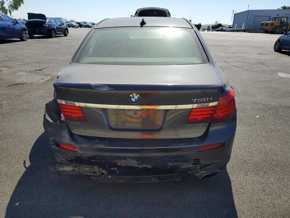 2014 BMW 750 I — Фото 6 из 12