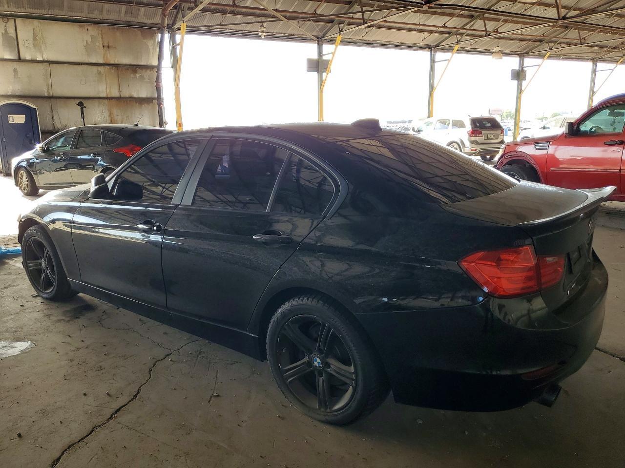 2014 BMW 320 I — Фото 2 из 12