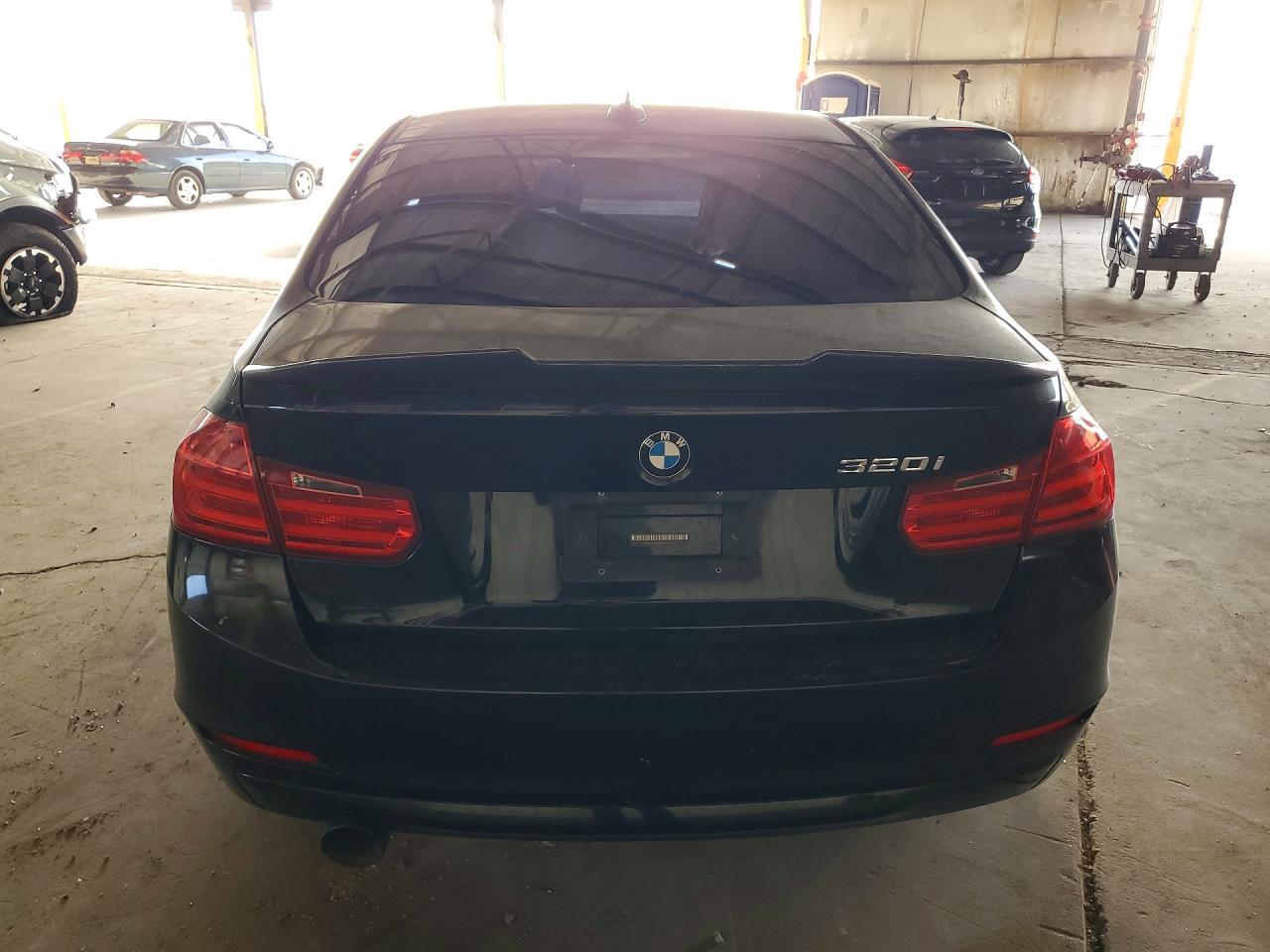 2014 BMW 320 I — Фото 6 из 12