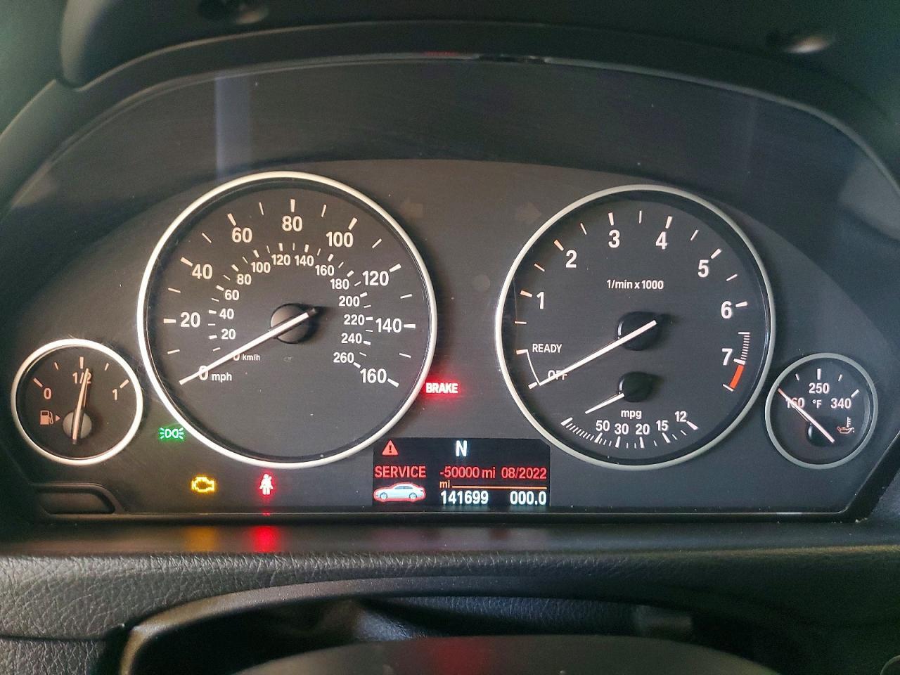 2014 BMW 320 I — Фото 9 из 12