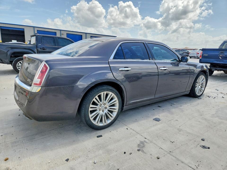 2C3CCAEGXEH183768 2014 CHRYSLER 300C photo no. 3