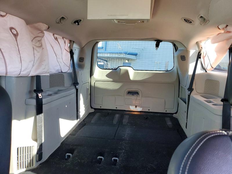 2014 CHRYSLER TOWN & COUNTRY TOURING — Фото 10 из 14