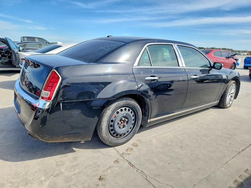 2C3CCAAG6EH343148 2014 CHRYSLER 300 photo no. 3