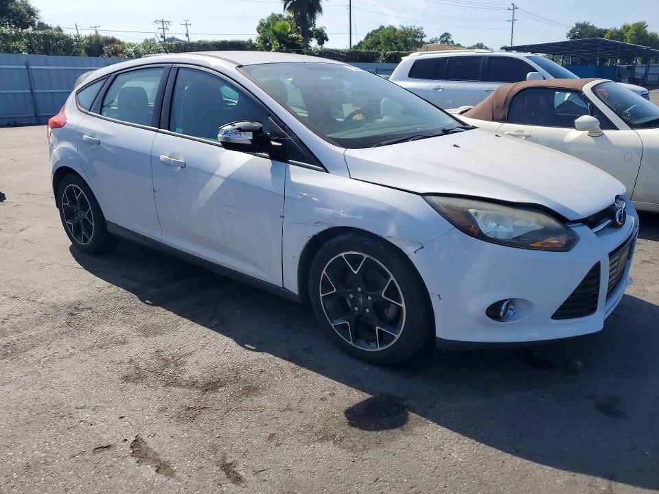 1FADP3K22EL454260 2014 FORD FOCUS photo no. 4