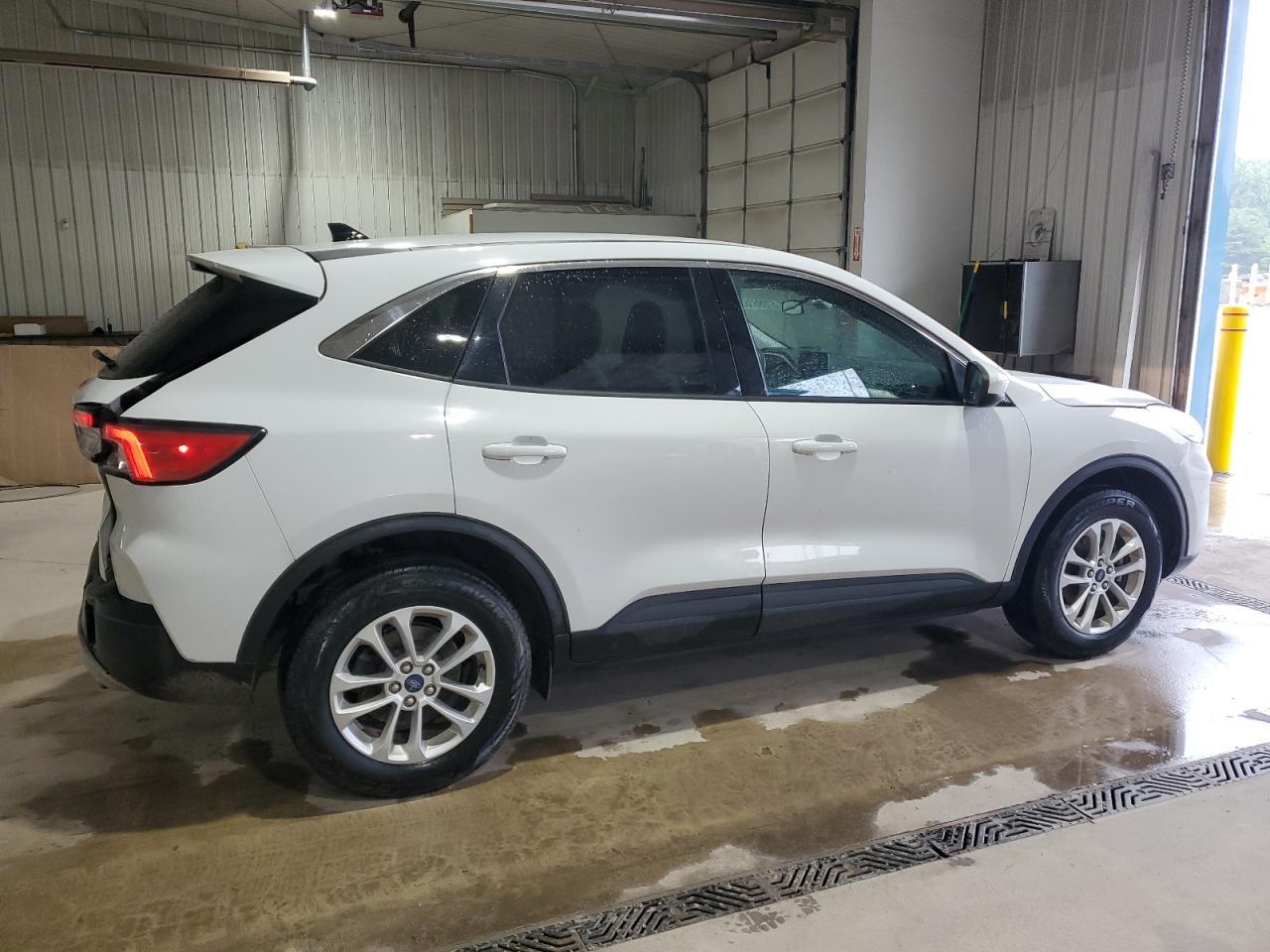 2020 FORD ESCAPE SE — Фото 3 из 13