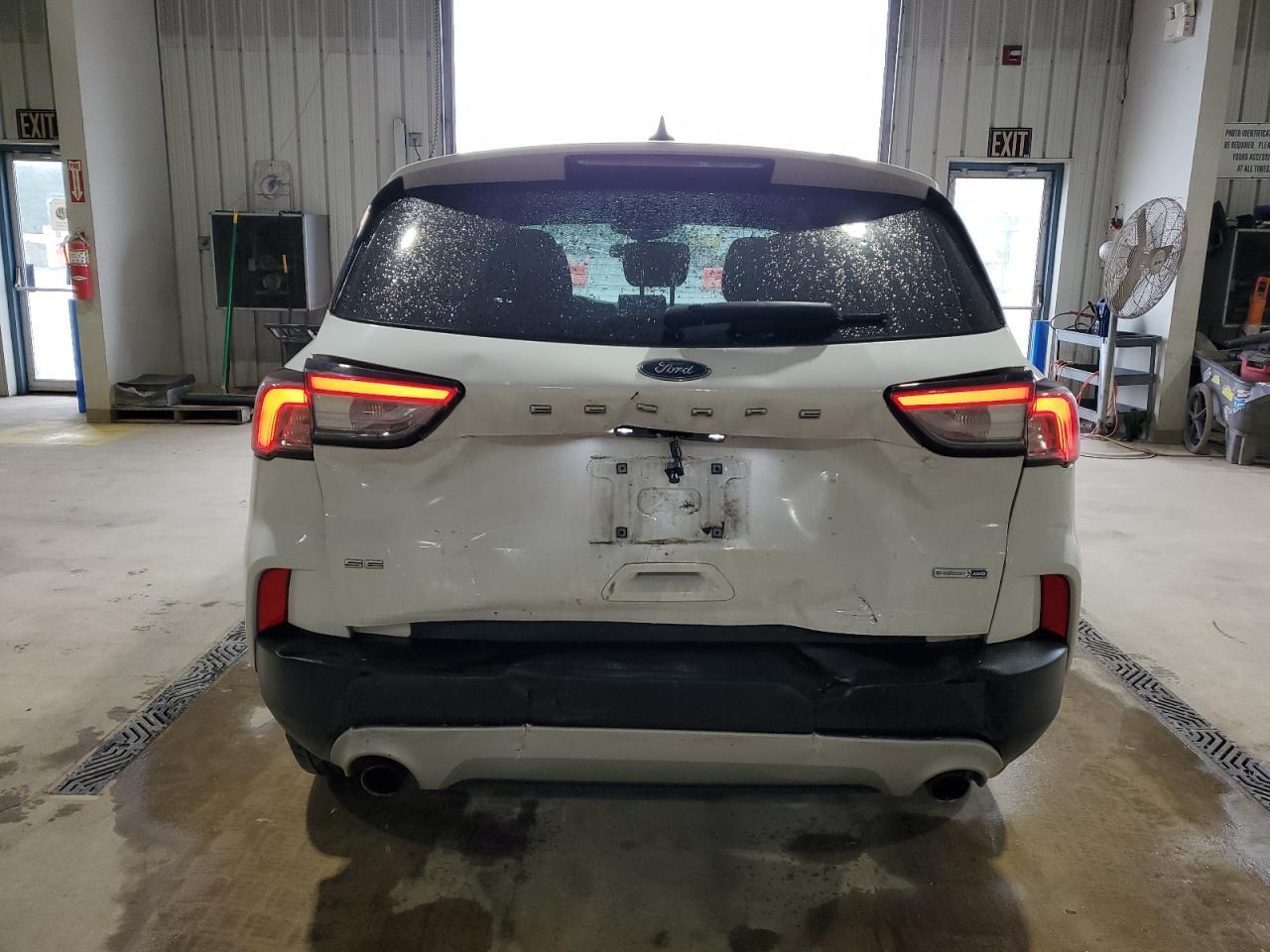 2020 FORD ESCAPE SE — Фото 6 из 13