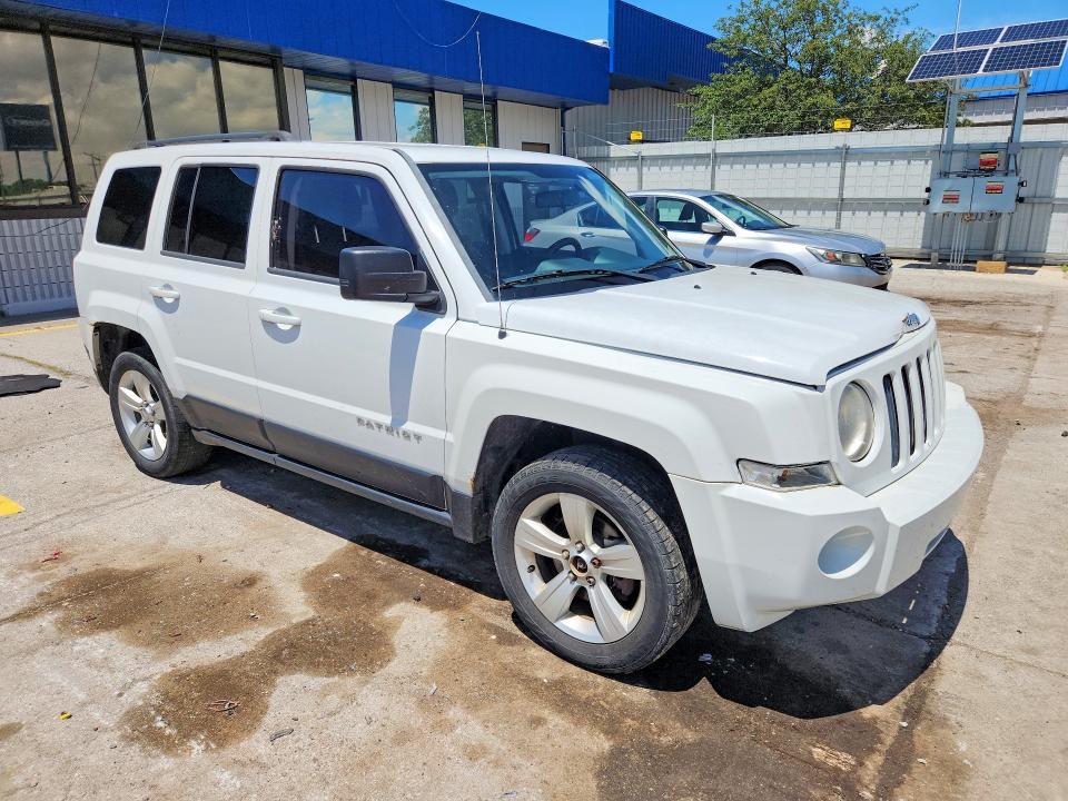 2014 JEEP PATRIOT LATITUDE — Фото 4 из 13