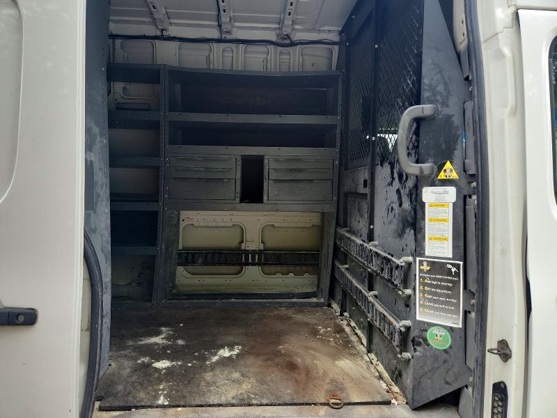 2014 NISSAN NV 2500/3500 — Фото 10 из 12