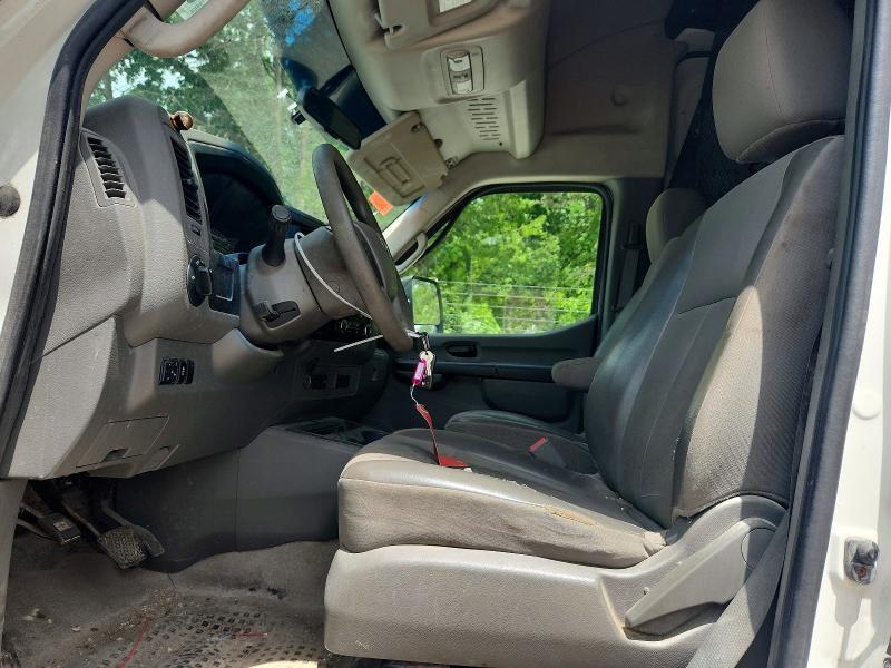 2014 NISSAN NV 2500/3500 — Фото 7 из 12